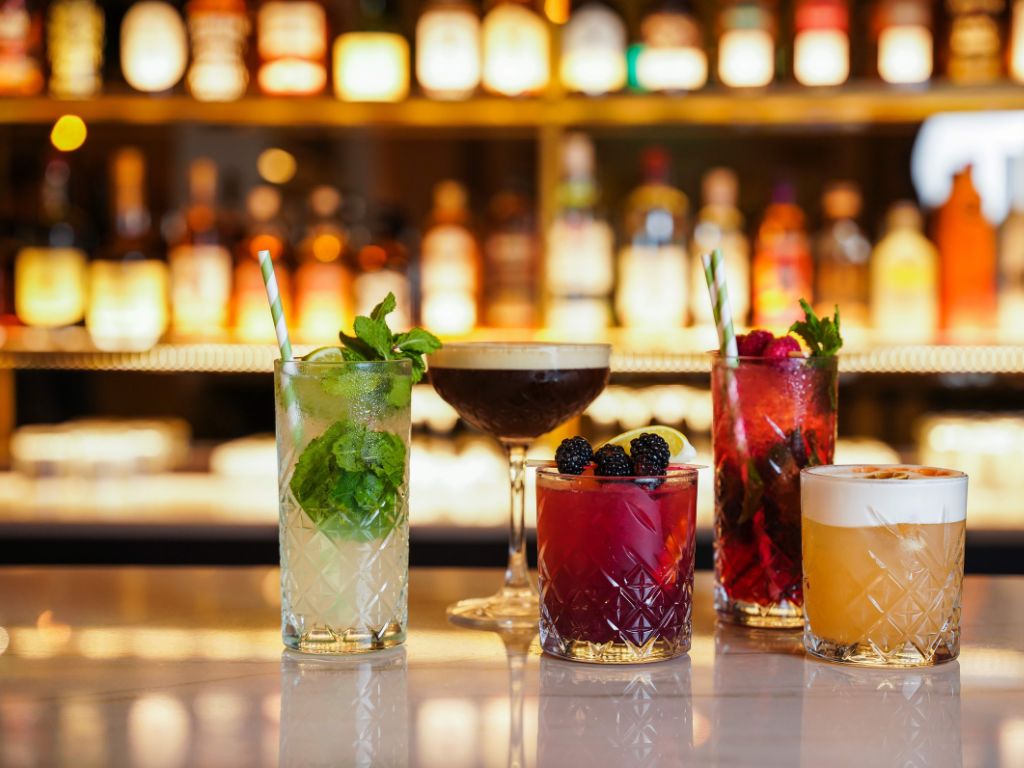 Dining and Drinks in Tullyglass